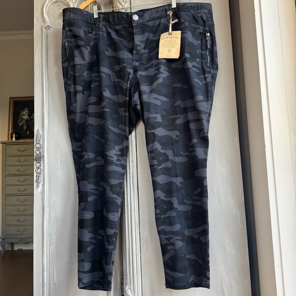 Democracy Ankle Jeans Sz 24w NWT Women Ab Technology Freedom Blue Camo Pants - Picture 2 of 12